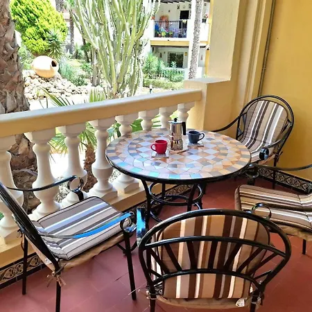 Apartment Oasis - Near Locos *